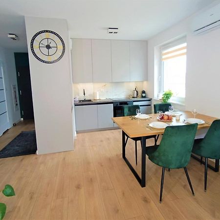 Apartament Nr15 Z Parkingiem Podziemnym Thorn Exterior foto
